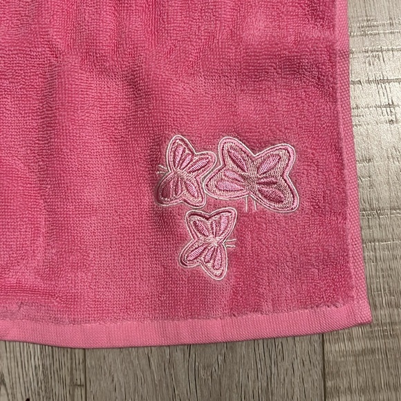 Nike Gift Set- Butterfly Sandals & Towel - Picture 13 of 16